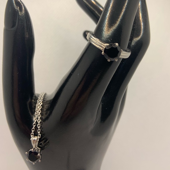 BLACK SPINEL RING AND PENDANT - Picture 6 of 8